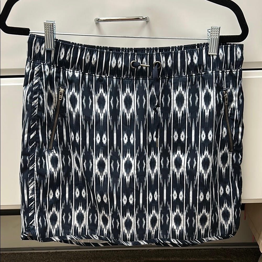 Athleta Navy and White Skort